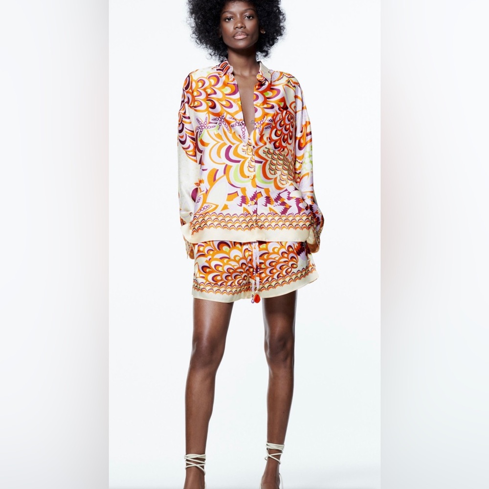 Zara Mulitcolored Satin Print Short Set